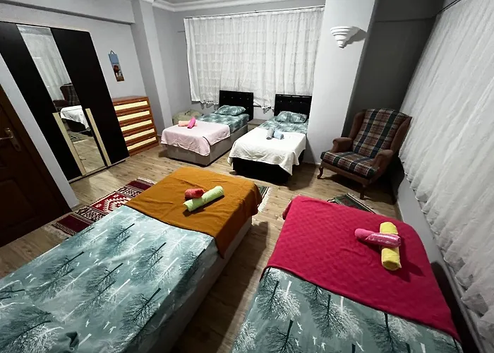 Pierreloti House アパート